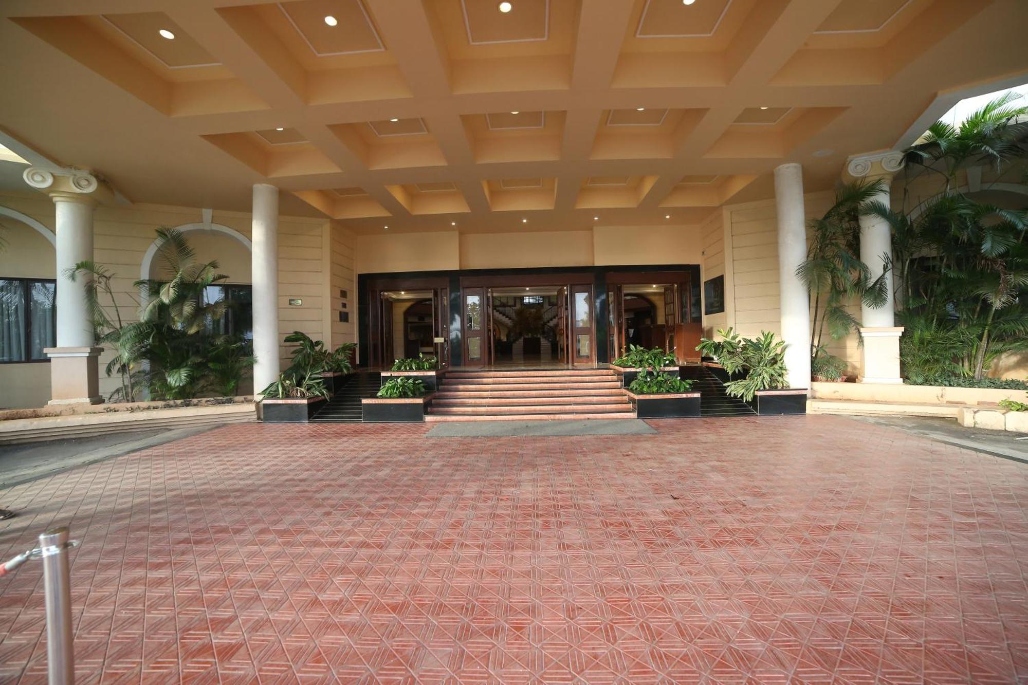 The Lagoona Resort Lonavala Buitenkant foto