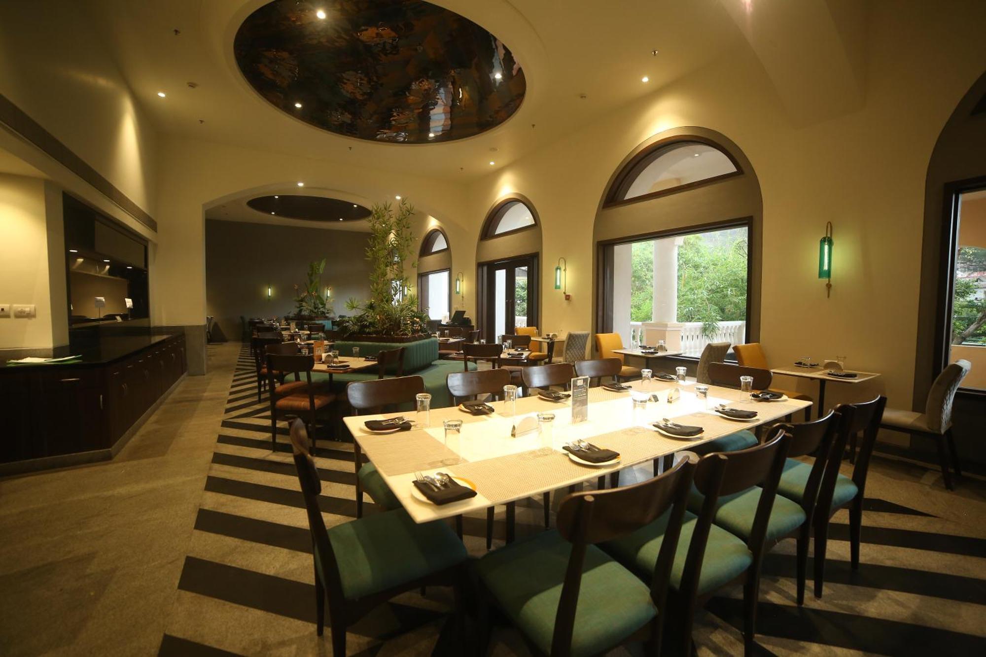 The Lagoona Resort Lonavala Buitenkant foto