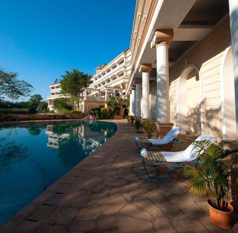 The Lagoona Resort Lonavala Buitenkant foto