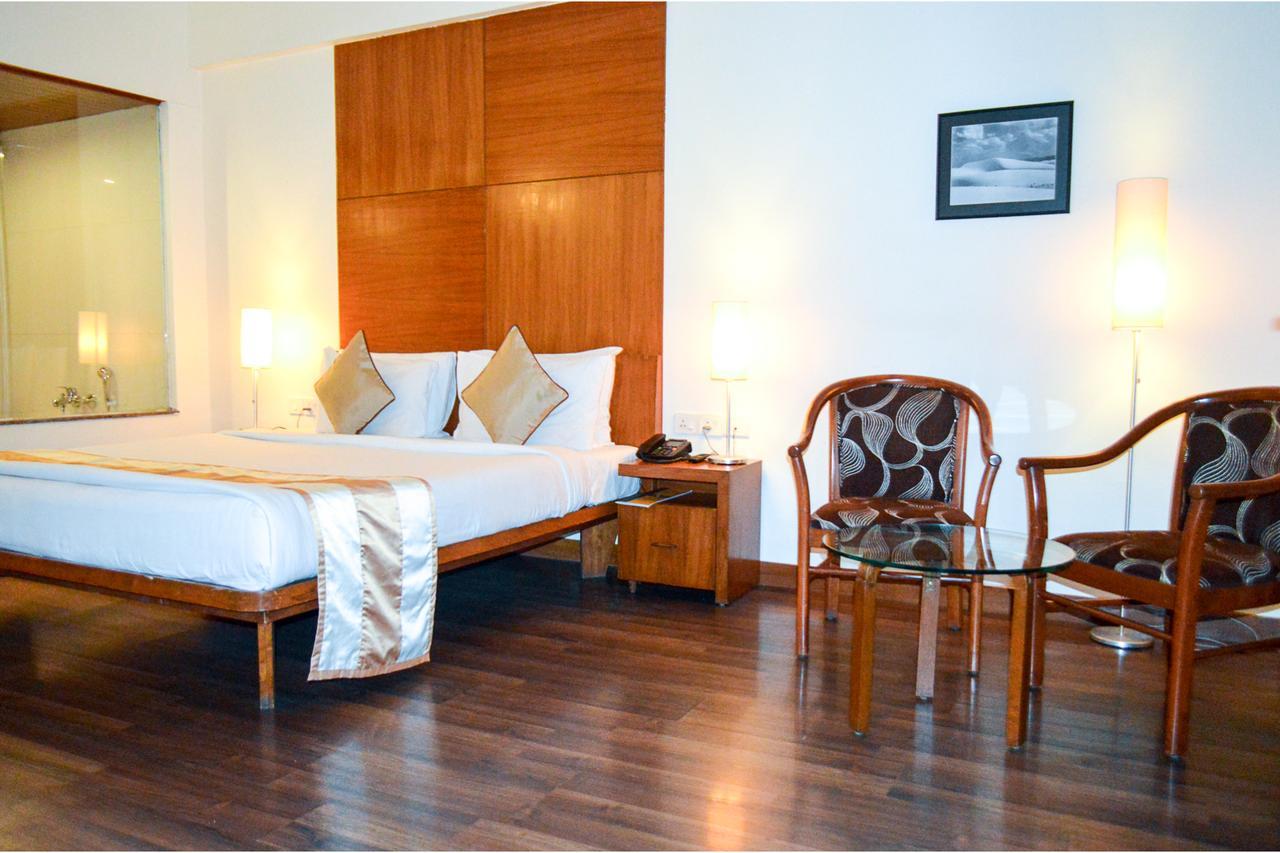 The Lagoona Resort Lonavala Buitenkant foto