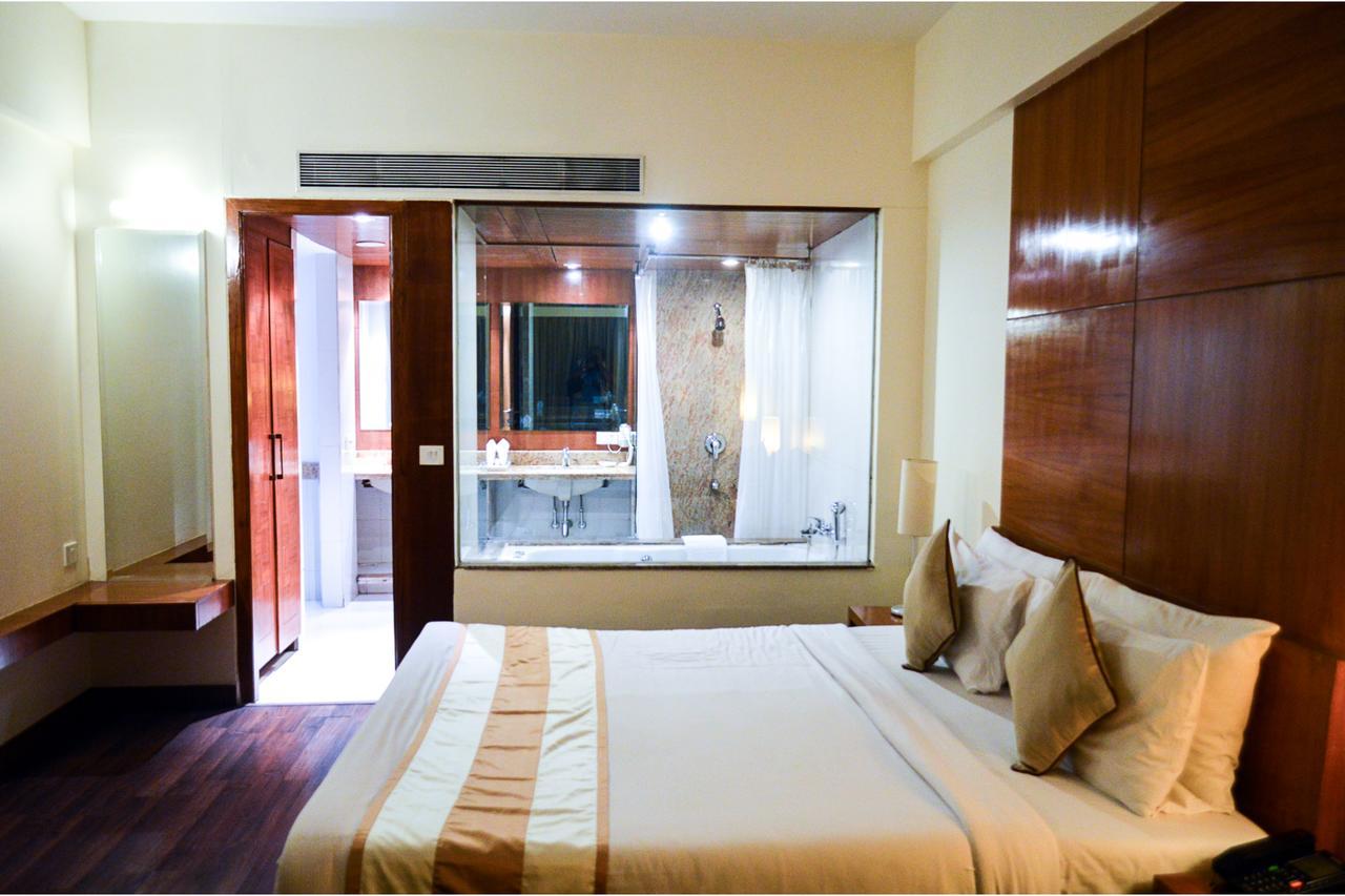 The Lagoona Resort Lonavala Buitenkant foto